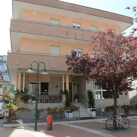 Larenzia Szálloda Cattolica